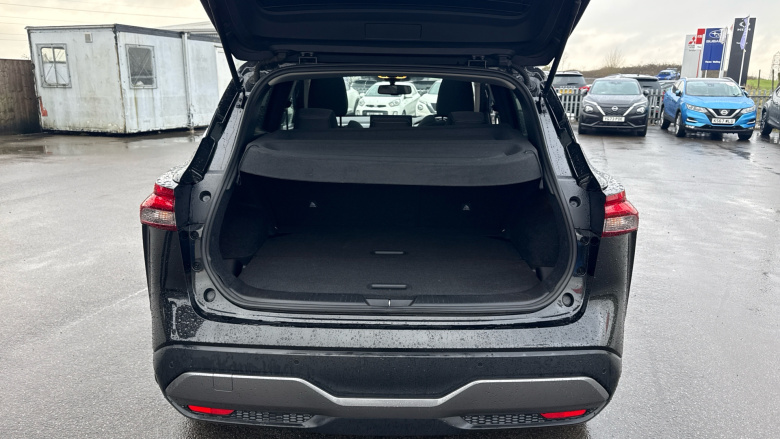 Nissan Qashqai 1.3 DiG-T MH N-Connecta [Glass Roof] 5dr Petrol Hatchback